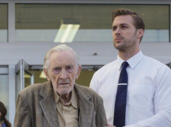 Στα 90 μου, μεταμφιέστηκα σε έναν ταλαιπωρημένο γέρο και μπήκα στο δικό μου σούπερ μάρκετ – αυτό που συνέβη άλλαξε για πάντα την κληρονομιά μου