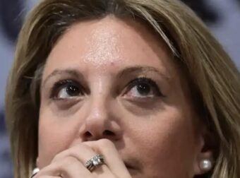 Η Μαρία Καρυστιανού για την παρέλαση της 28ης Οκτωβρίου στον Άγνωστο Στρατιώτη: «Το μνημείο είναι ζωντανή υπενθύμιση θυσίας και ευθύνης»