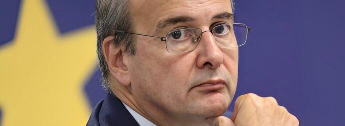 Χατζηδάκης: Συγκίνηση και περηφάνια για τον πατέρα του που τραυματίστηκε στο ελληνοαλβανικό μέτωπο