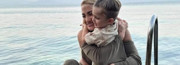 Ιωάννα Τούνη: Στην στρατιωτική παρέλαση της Θεσσαλονίκης με τον γιο της, Πάρη