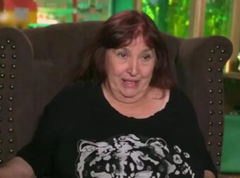 Η Ρούλα Βραχοπούλου στο Cash or Trash: «Έχω συγκινηθεί, βλέπω μπροστά μου τη ζωή μου ολόκληρη»