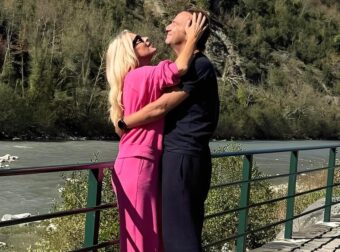 Ποιος Μπισμπίκης, ποια Βανδή; Αυτό είναι το πιο ερωτευμένο ζευγάρι στην Ελλάδα – Πήγαν στην πιο μαγική ελληνική τοποθεσία και έλιωσαν όλα γύρω τους