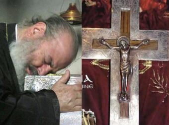 Όταν ο Αρχιεπίσκοπος Χριστόδουλος έπιασε τον Τίμιο Σταυρό και ευωδίαζε –  Μαρτυρία στην Εκκλησία του Λυκαβηττού 