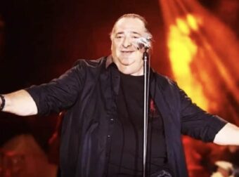 Αποκάλυψη σοκ για τον Βασίλη Καρρά, 2 χρόνια μετά τον θάνατό του: «Ενώ ήταν διασωληνωμένος πέταξε την πεταλούδα και…»