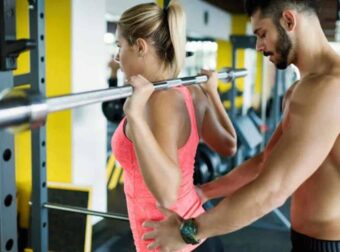 45χρονη γυμνάστρια βiασε άγρıα τον 16χpονο φίλο της κόρης της 300 φορές