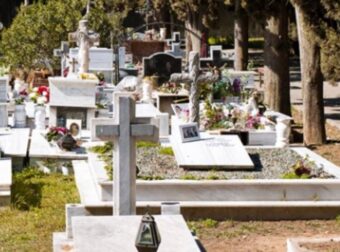 Σοκ: Θέλω να πεις της μάνας μου ότι δεν μπορώ να την βλέπω να βρέχεται από την βροχή και..