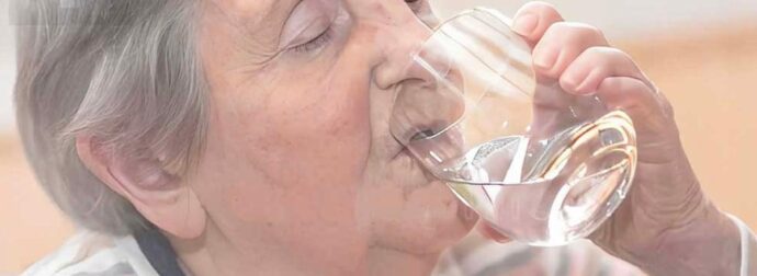 Οφέλη από το να πίνετε νερό με άδειο στομάχι: Ενισχύστε την υγεία σας από την αρχή της ημέρας