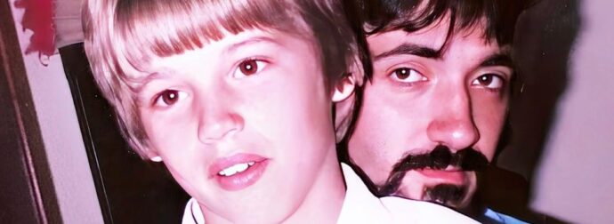 Η ιστορία του καμεραμάν που σκότωσε τον βıαστή του γιου του μπροστά στις κάμερες και αναδείχθηκε σε λαϊκό ήρωα