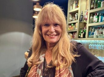 Αγαπημένη θρυλική 79χρονη Ελληνίδα σε σπάνια χθεσινή εμφάνιση της