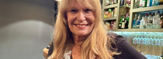 Αγαπημένη θρυλική 79χρονη Ελληνίδα σε σπάνια χθεσινή εμφάνιση της