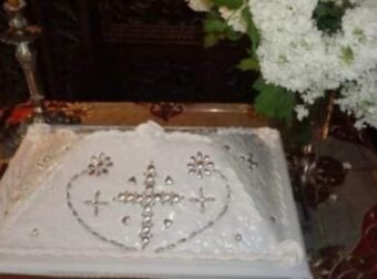 Φρίκη – Μνημόσυνο στην Ναυπακτία έγινε κηδεία με 17 νεκρούς. Τα κόλλυβα είχαν παραθείο αντί για ζάχαρη