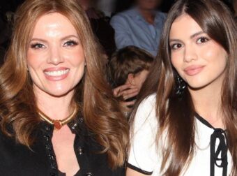 Πολύ κομψή η Κιμ Κίλιαν: Ντυμένη με μια μακριά φαρδιά φούστα δίπλα στη κόρη της μετά τη σοβαρή περιπέτεια με τον καρκίνο