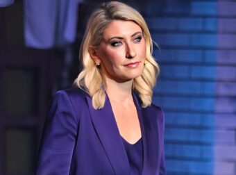 Hθοποιός η Σια Κοσιώνη! – Περήφανη η πεθερά της Ντόρα Μπακογιάννη που την παρακολούθησε