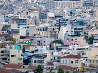 Η Αθήνα η δεύτερη ακριβότερη πόλη της Ευρώπης για αγορά σπιτιού – «15 χρόνια δουλειάς για 70 τετραγωνικά»