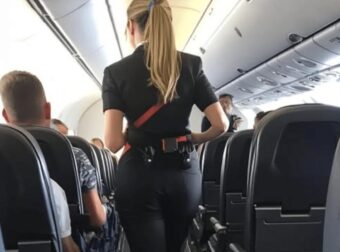 «Η αεροσυνοδός ήρθε και μου είπε: “Μείνετε μετά την προσγείωση, παρακαλώ — ο πιλότος θέλει να σας μιλήσει προσωπικά.”»