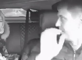 Σοκ: Γυναίκα έβγαλε ματσέτα σε οδηγό ταξί επειδή δεν της άρεσε το τραγούδι στο ραδιόφωνο που έβαλε