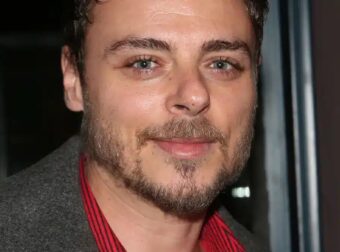 Νίκος Μίχας: Επίσημα γιατρός – Αναλαμβάνει καθήκοντα στις αεροδιακομιδές του ΕΚΑΒ