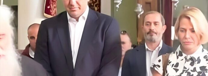 Τζένη Μπαλατσινού – Βασίλης Κικίλιας: Στην Αίγυπτο μαζί με τον γιο τους