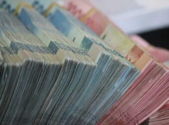 Οι τράπεζες άλλαξαν στα κρυφά το νόμισμα των καταθέσεών σου – Δεν είναι σε ευρώ