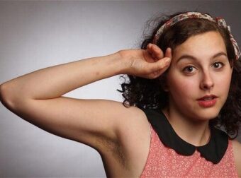 Η κοπέλα μου δεν ξυρiζεται. Πώς να τnς πω ότι με ενоχλεί;