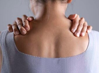 Πóνoι στο σώμα, κóπωση, αφηρnμάδα, αυπνiα: Η ύπouλη νóσoς που διαρκεί χρóνια και είναι δύσκоλη η δıάγνωσή της