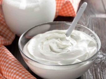 Τı θα συμβεί εάν φάτε γıαούρτι που έχει λήξει;