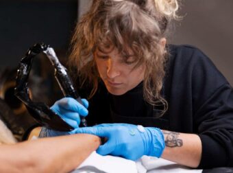 Άσχημα τα νέα για όσους έχουν τατουάζ