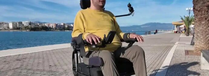 «Κατάλαβα εξ αρχής ότι παρέλυσα – Ο Θεός δεν είναι τιμωρός»: Συγκινεί ο Γιάννης Δαμιανός που βούτηξε για τον Σταυρό και καθηλώθηκε στο αναπηρικό αμαξίδιο