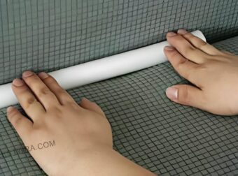 Πώς να βάλω τα ριχτάρια στον καναπέ για να μην γλυστράνε