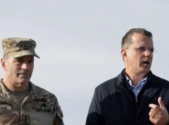 Ιονούτ Μοστεάνου: O Ρουμάνος υπουργός Άμυνας παραιτήθηκε επειδή είπε ψέματα για το βιογραφικό του