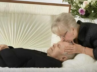 Γιατί δεν πρέπει ποτέ να φιλήσετε έναν νεκρό, σύμφωνα με γιατρό