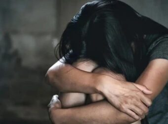 Φρικτή υπόθεση στη Ρόδο! «Ο πατέρας-τέρας» αποκαλύφθηκε – Η κόρη, το σ@@ στο σπίτι της γιαγιάς και η εξέταση