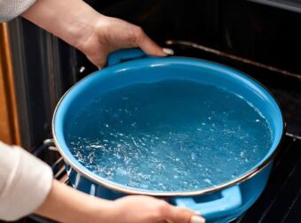 Είδα αυτό το κόλπο για τον καθαρισμό του φούρνου και δεν θα ξανακάνω τίποτα άλλο