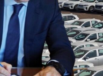 BOMBΑ-ΣΟΚ: AYTΟΣ ΕΙΝΑΙ Ο ΠΑΣΙΓΝΩΣΤΟΣ ΕΛΛΗΝΑΣ ΕΜΠΟΡΟΣ ΑΥΤΟΚΙΝΗΤΩΝ ΚΑΙ ΕΦΟΠΛΙΣΤΗΣ ΠΟΥ ΚΑΤΗΓΟΡΕΙΤΑΙ ΟΤΙ ΑΣΕΛΓΗΣΕ ΣΤΗΝ 6ΧΡΟΝΗ ΚΟΡΗ ΤΟΥ  