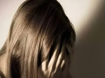 Φρίκη για 40χρονη Ελληνίδα, στα χέρια του συζύγου της – «Θα σε ξ@@@@@…μου ήρθαν α@@@@»