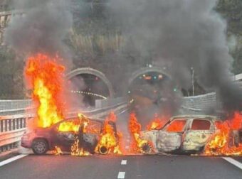 Κινηματογραφική ληστεία σε θωρακισμένο φορτηγό: Έκλεισαν δρόμο με ΙΧ, τα πυρπόλησαν, πήραν κοσμήματα €2 εκατ.