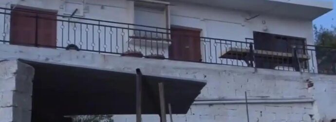 Οικογενειακή τραγωδία στο Κερατσίνι: Ηλικιωμένοι πέθαναν πλάι – πλάι στο μπαλκόνι, είχαν χάσει και τον γιο τους
