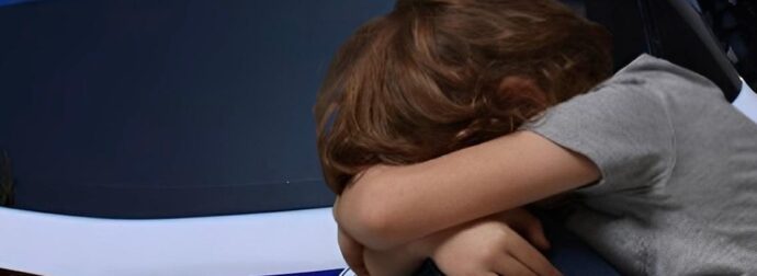 Σοκ: Συνελήφθη ζευγάρι μετά από καταγγελία για κακοποίηση των οχτώ ανήλικων παιδιών τους 