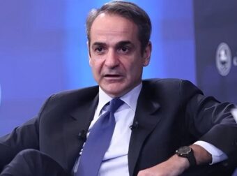 Μητσοτάκης για Τσίπρα: «Εσείς θα μπαίνατε σε ένα καράβι που ο καπετάνιος το έστειλε μια φορά στα βράχια;»