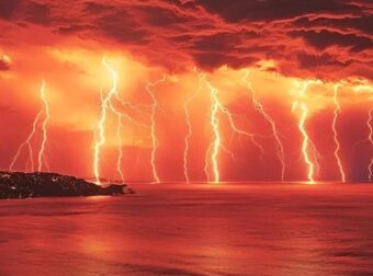 Σαρώνει τώρα η κακοκαιρία Βύρων – Οι 9 περιοχές που είναι στο «κόκκινο»