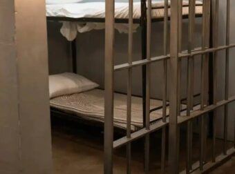 Δολοφονήθηκε στη φυλακή καθηγητής που βίασε 15χρονη