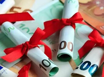 Δώρο Χριστουγέννων 2025: Τι ισχύει για τους μισθωτούς του ιδιωτικού τομέα