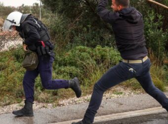 Αγρότης κατά αστυνομικού με την… κατσούνα – Η φωτογραφία από τα Χανιά που έγινε viral