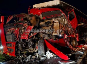 Σοβαρό τροχαίο στην παλιά εθνική οδό – Συγκρούστηκαν δύο νταλίκες και ένα ΙΧ