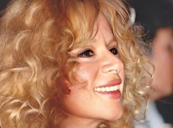 «Όταν μιλούσε μοσχομύριζε το στόμα της»: Το κόλπο της Αλίκης Βουγιουκλάκη με το άρωμα για να μοσχοβολά πάντα η ανάσα της