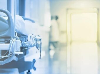 Απίστευτο περιστατικό σε νοσοκομείο: Nοσηλεύτρια αντί να δώσει φάρμακο σε ασθενή το κατάπιε η ίδια