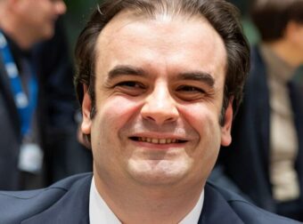 Πιερρακάκης για εκλογή του στο Eurogroup: «Θέλω να πω λίγα λόγια για τη χώρα μου την Ελλάδα και τους ανθρώπους της»