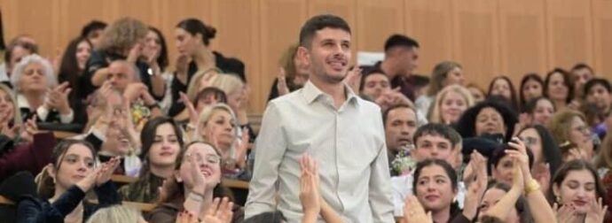 Ο Κωνσταντίνος–Εφραίμ Τσαγκατάκης είναι ο πρώτος απόφοιτος του ΕΛΜΕΠΑ με ολική απώλεια όρασης