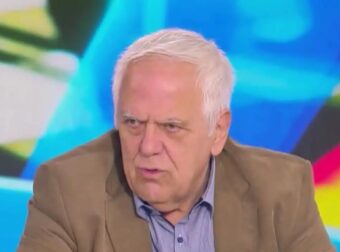 Πάσχος Μανδραβέλης: Μίλησε για τον «Φραπέ» και δέχθηκε απειλές – «Θα έχεις την τύχη του Καραϊβάζ»