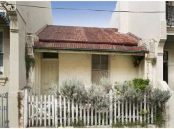 Ένα ακατοίκητο εδώ και 100 χρόνια σπίτι έκρυβε έναν θησαυρό